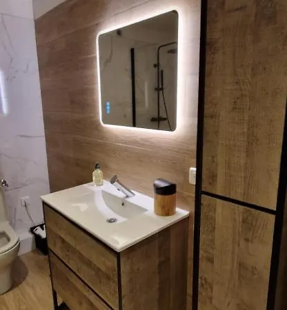 Vieux A 2min De La Apartment